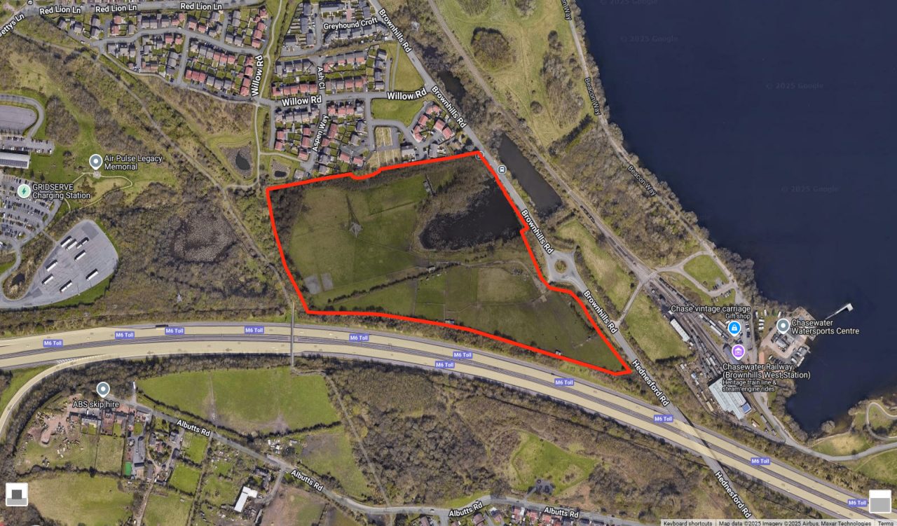 Aerial image with red line boundary